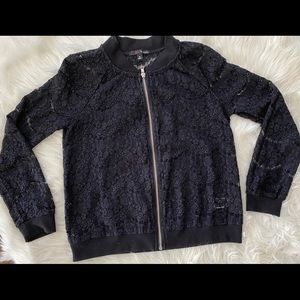 Women’s black lightweight jacket